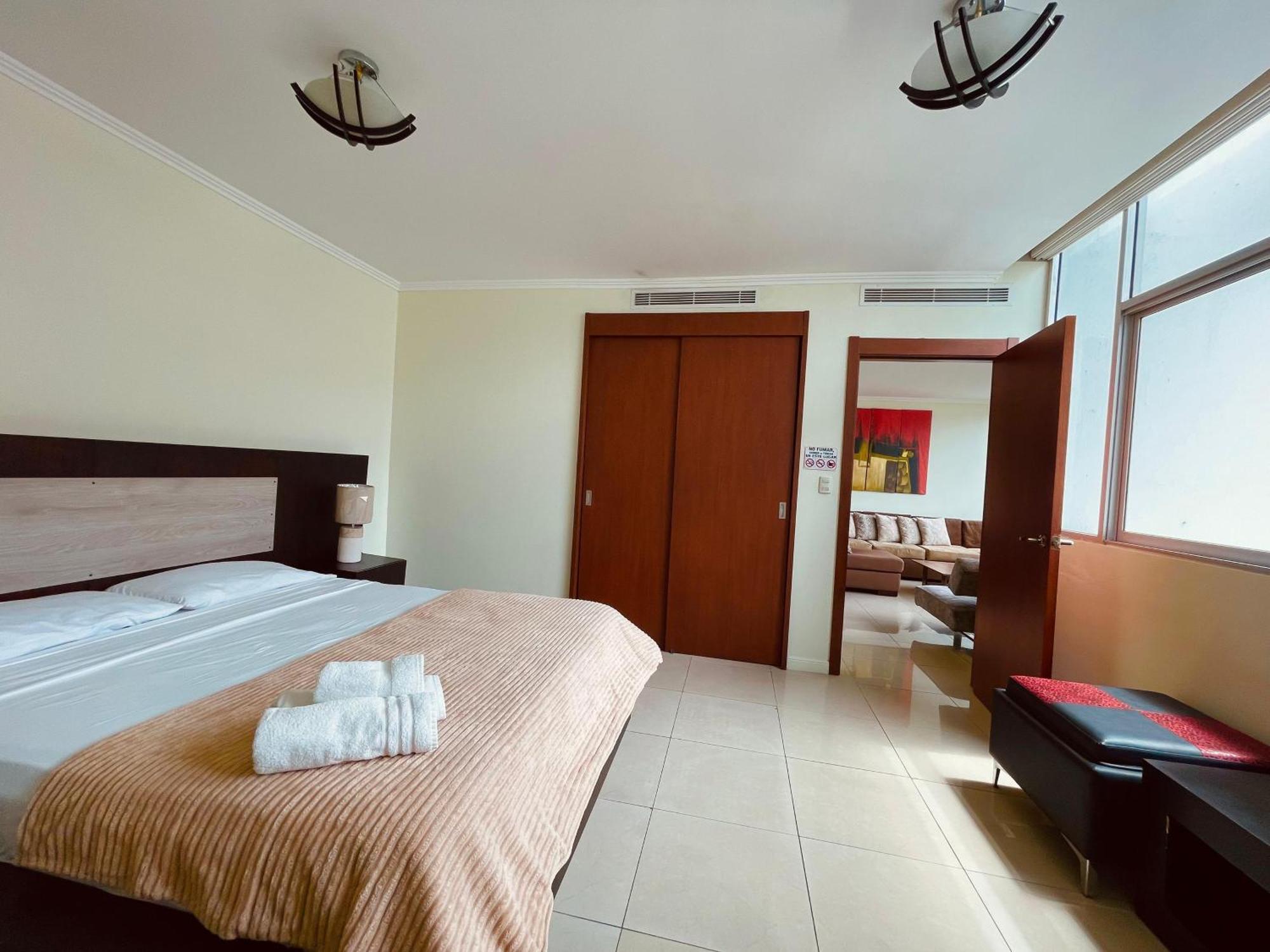 Suite Riverfront Puerto Santa Ana Guayaquil Exterior photo